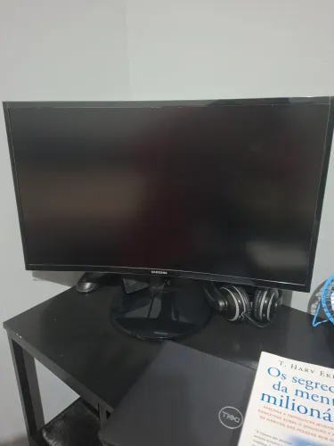 Monitor Samsung C27F390, de 27 polegadas, tela curva Full HD