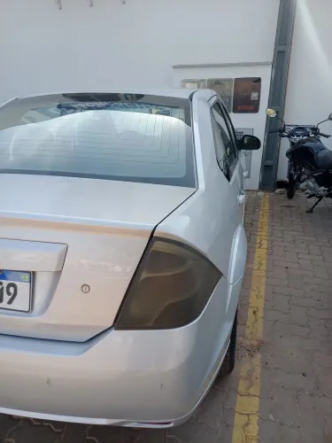 Ford Fiesta Sedan SE 1.6 8V Flex 4P 2014