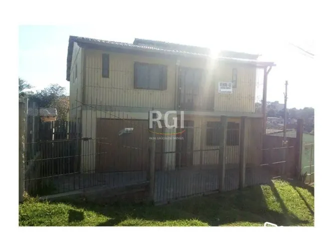 Casa para Venda - 634m², 2 dormitórios, sendo 1 suites, 3 vagas - Lomba do Pinhe