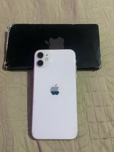 iPhone 11 branco (todo original)