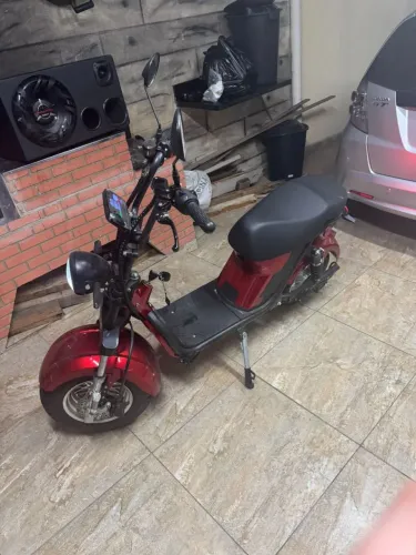 Moto elétrica semi nova 