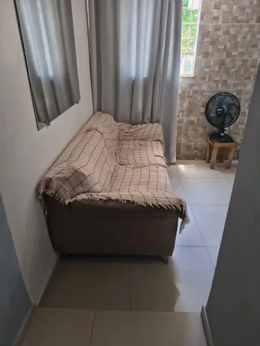 Sofazinho básico 3 lugar.