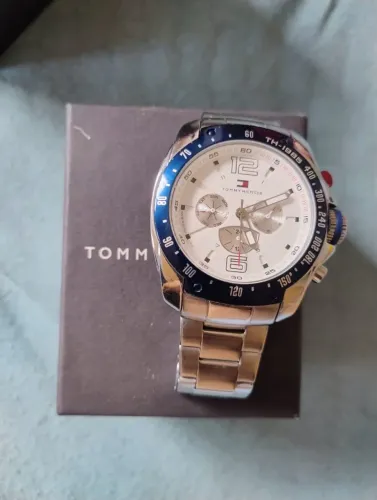 Relógio Tommy e Armani
