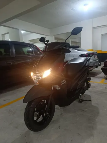 Yamaha Fluo 125 ABS 2024/25 | Apenas 4.790 km | Estado de Zero