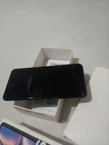 Vendo esse celular valor 200 reais 