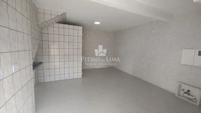 Salão comercial com 42 m², dois banheiros, ao lado do Centro esportivo da Av. Tiquatira.