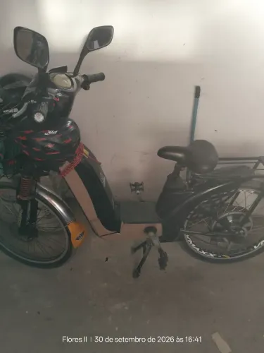 Vendo bicicleta elétrica Sousa bike 48 v 350 w baterias semi nova com boa vida útil