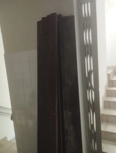 Tenho uma quantidade boa de duelo de porta madeira Massaranduba