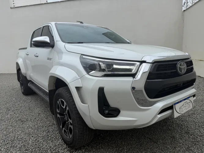 Toyota Hilux CD SRX Plus 4X4 2.8 TDI Die. Aut. 2024