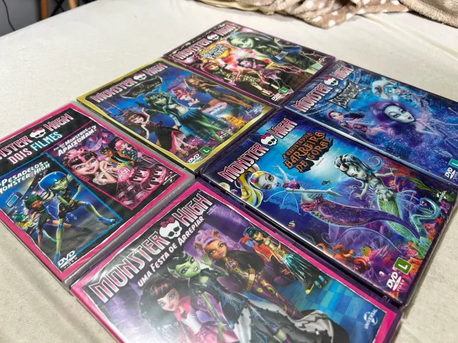 Kit 6 dvds Monster High LACRADOS
