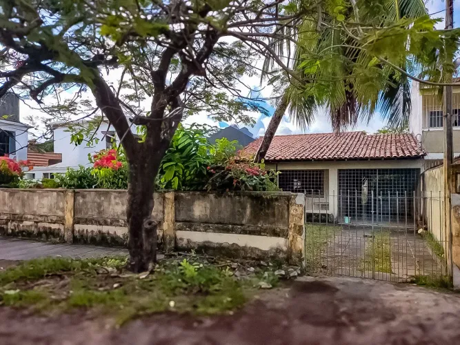 Troco apartamento nas Graças e casa no Espinheiro por AP de 4:quartos em Boa Viagem