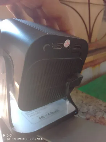 PROJETOR E CAIXA AMPLIFICADA