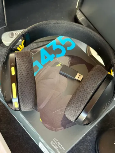 Headset logitech G435