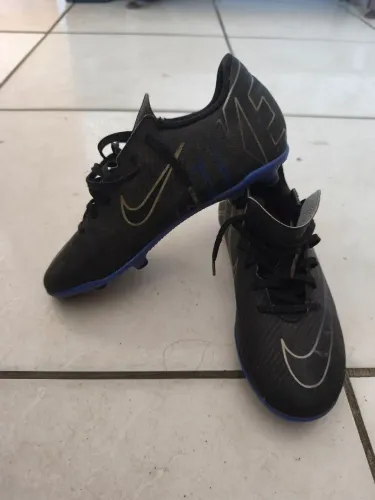 Vendo 06 pares de chuteiras N° 35