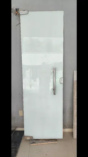 Porta de vidro 0,70 x 2,10m x 0,8mm
