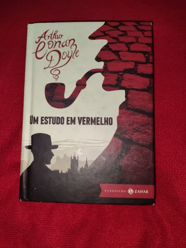 Livro "Um estudo em vermelho"