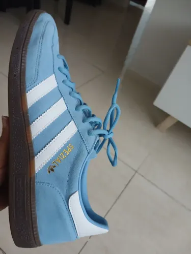 Tênis adidas spezial