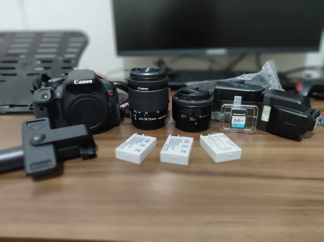 Vende-se câmera Canon T5I completa