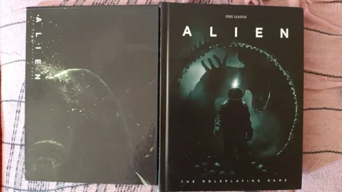 alien rpg + escudo em ingles