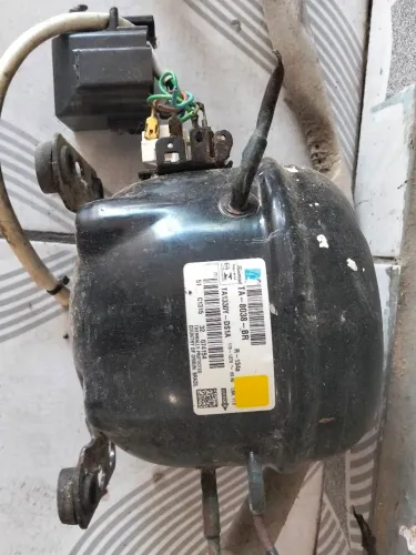 Vendo MOTOR DE GELADEIRA