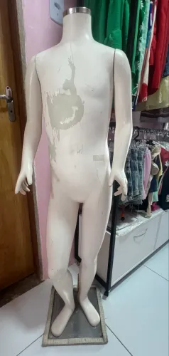 Maniquim juvenil 