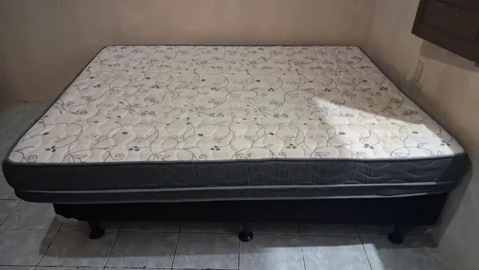 Colchão ortobom casal conservado gratis base box