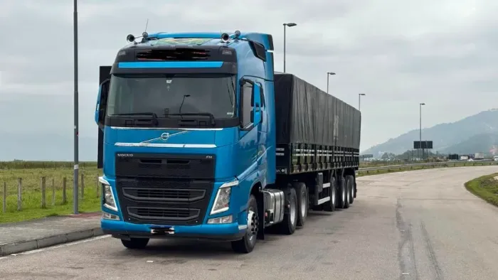 VOLVO FH AZUL