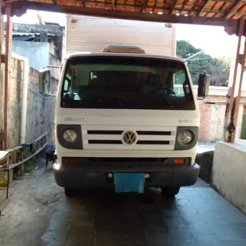 Caminhão 8.150 delivery motor MWM Sprint