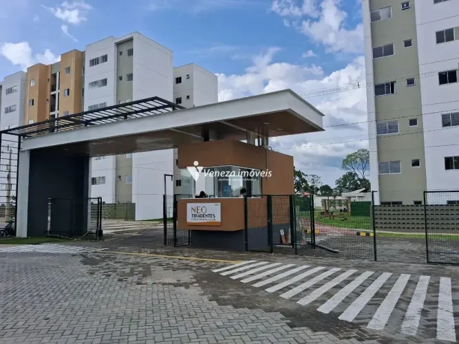 Apartamento novo com piso porcelanato Cond. Neo Tiradentes para aluguel
