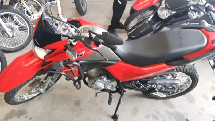HONDA NXR BROS 160 VERMELHA 2023 SHALON VEÍCULOS CARIACICA 