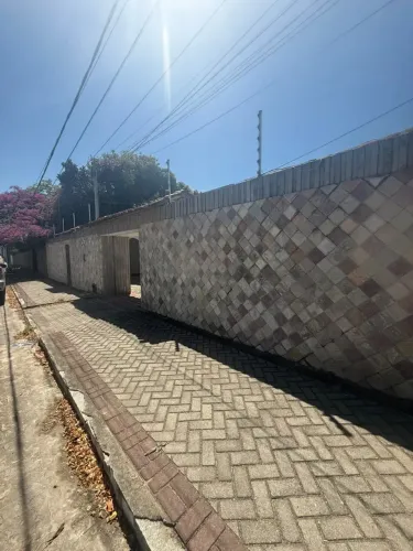 Alugo casa com piscina para comercio ou moradia no Alto do Cruzeiro - Arapiraca - AL