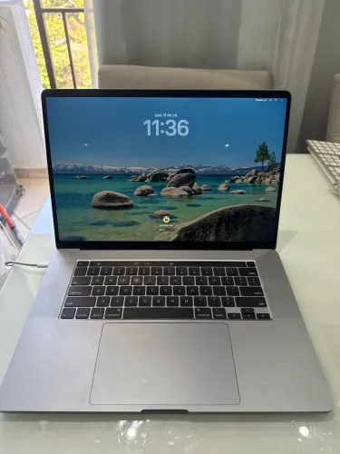 MacBook Pro touchbar 2019 a2141 i9