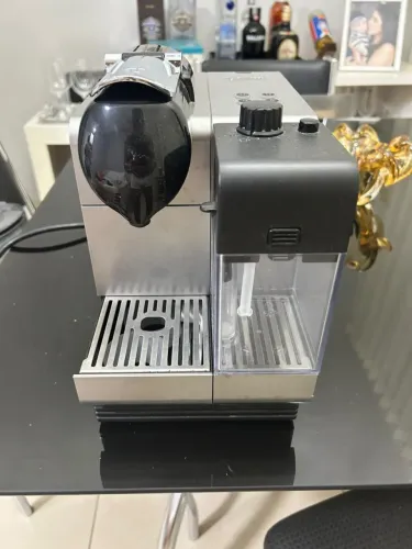 Cafeteira Nespresso usada