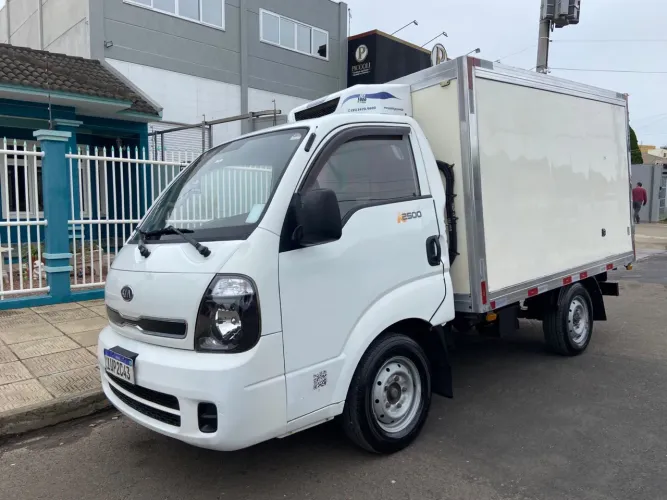 Kia Motors Bongo K-2500 2.5 4X2 TB Diesel 2014