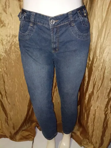 Calça jeans feminina - veste 48/50