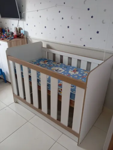 Vende-se berço com colchão R$ 240.00