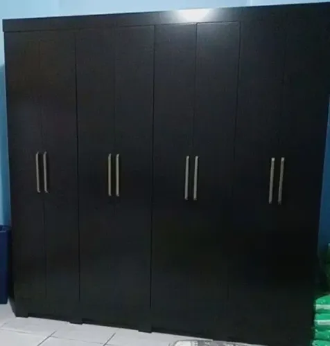 Guarda roupa 8 portas