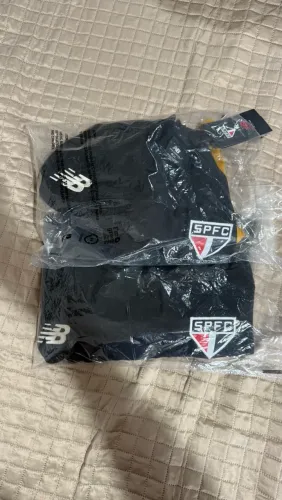 2 Camisetas Masculina New Balance Viagem São Paulo FC Preto 2026