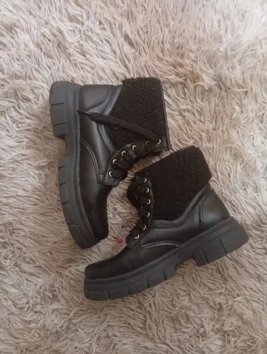 Vendo botas infantil