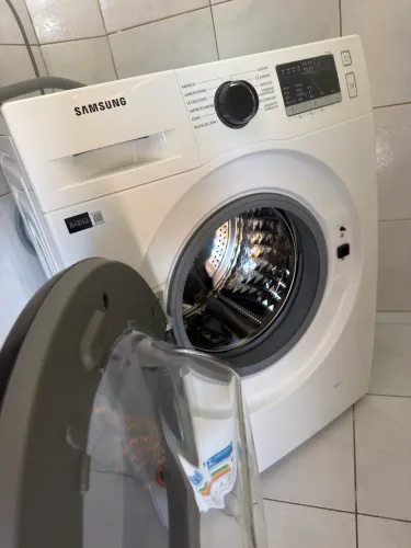 Máquina de lavar usada poucas vezes 