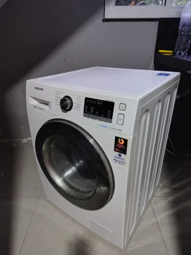 Máquina lava e seca