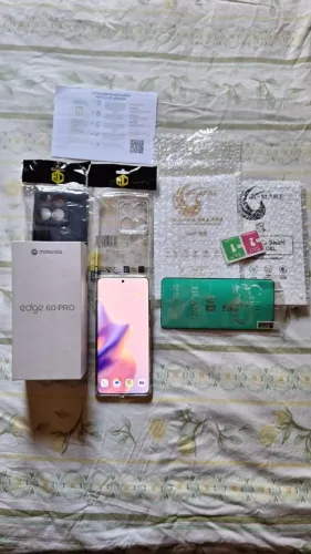 Smartphone Motorola Edge 60 Pro 5G 512GB  24GB (12GB RAM+12GB Ram Boost) Tela Quad-Curve m