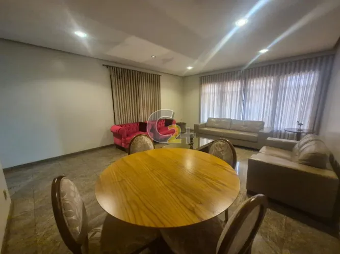 Apartamento à venda no Centro com 3 quartos, 1 suíte e 1 vaga de garagem.