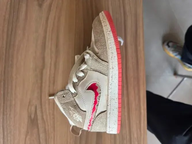 Air Jordan Kids' 1 Mid SE Peanut Butter & Jelly