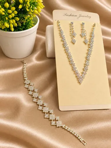 Conjunto de Joias Feminino Banhados a Prata - Colar, Brincos e Pulseira.
