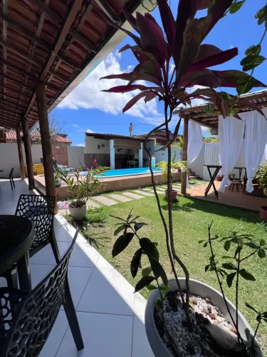 Oportunidade! Linda Casa com Piscina, área gourmet próximo à praia