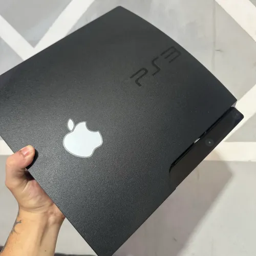 Vendo esse PS3, desbloqueado, 2 controles e vários jogos ..