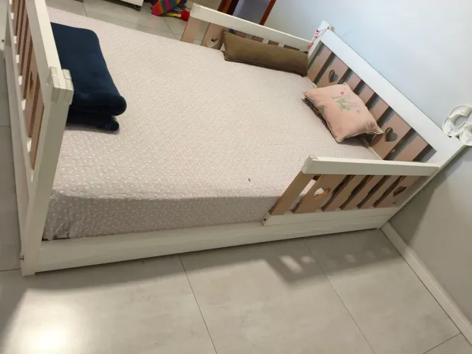 Vende-se cama + colchão 