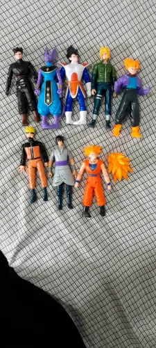 Bonecos Dragon ball e Naruto 
