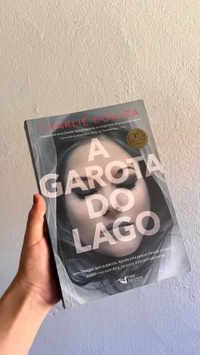 Livro seminovo - A Garota do Lago